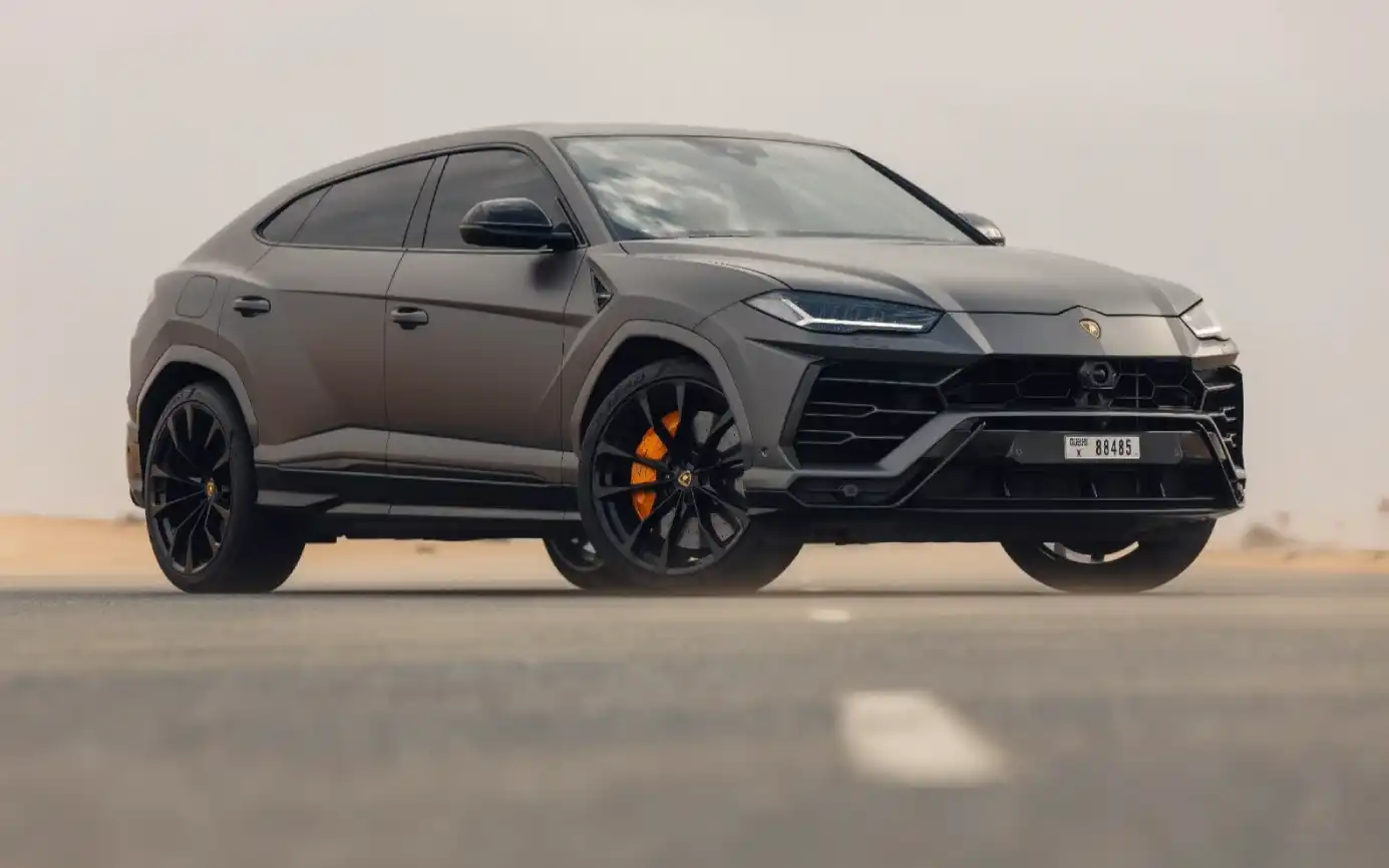 Rent Lamborghini Urus in Dubai